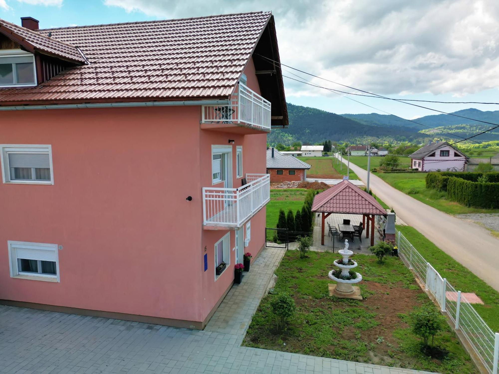 Guesthouse Viktorija Flat โอโทชาส ภายนอก รูปภาพ