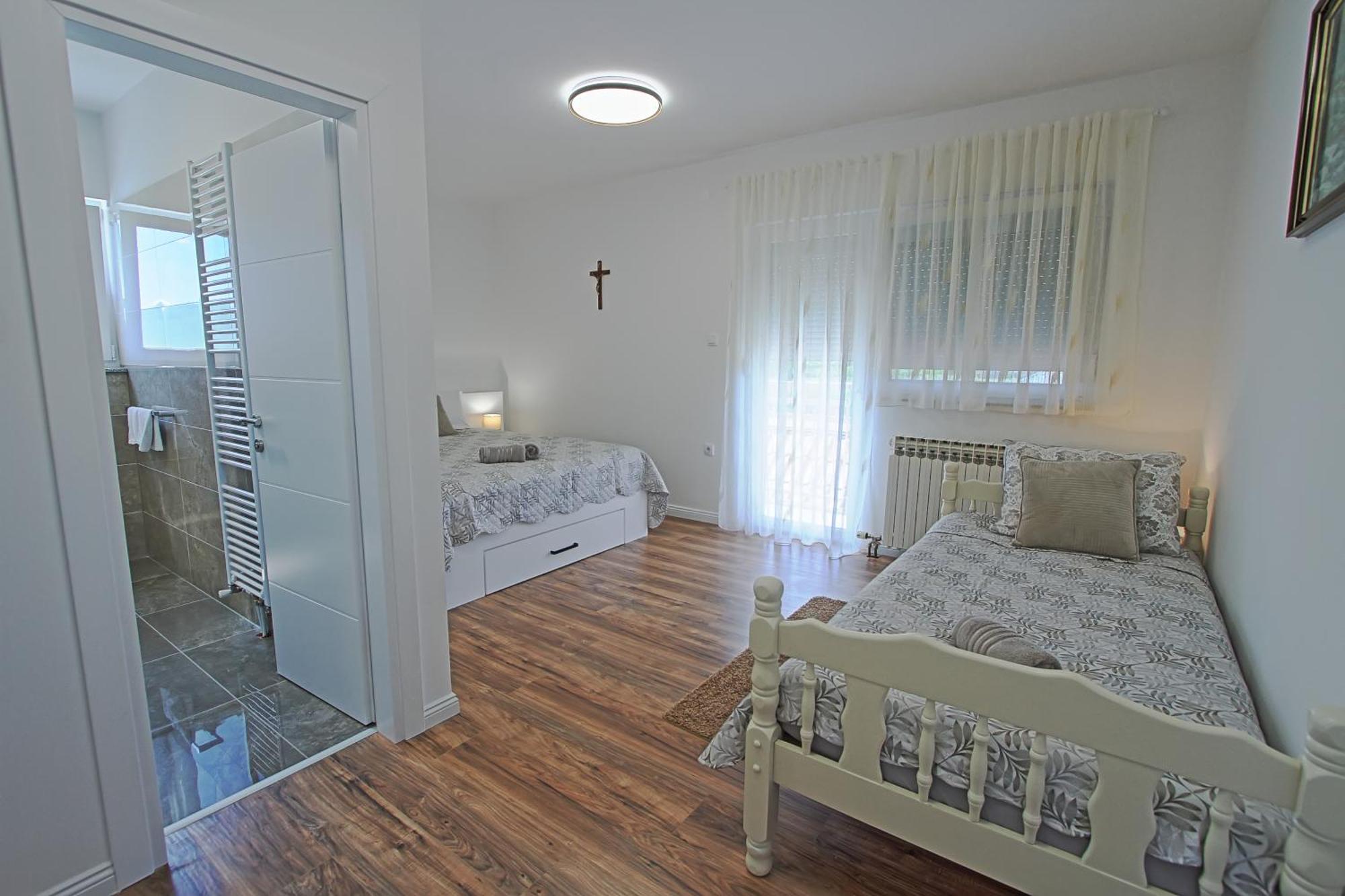 Guesthouse Viktorija Flat โอโทชาส ภายนอก รูปภาพ